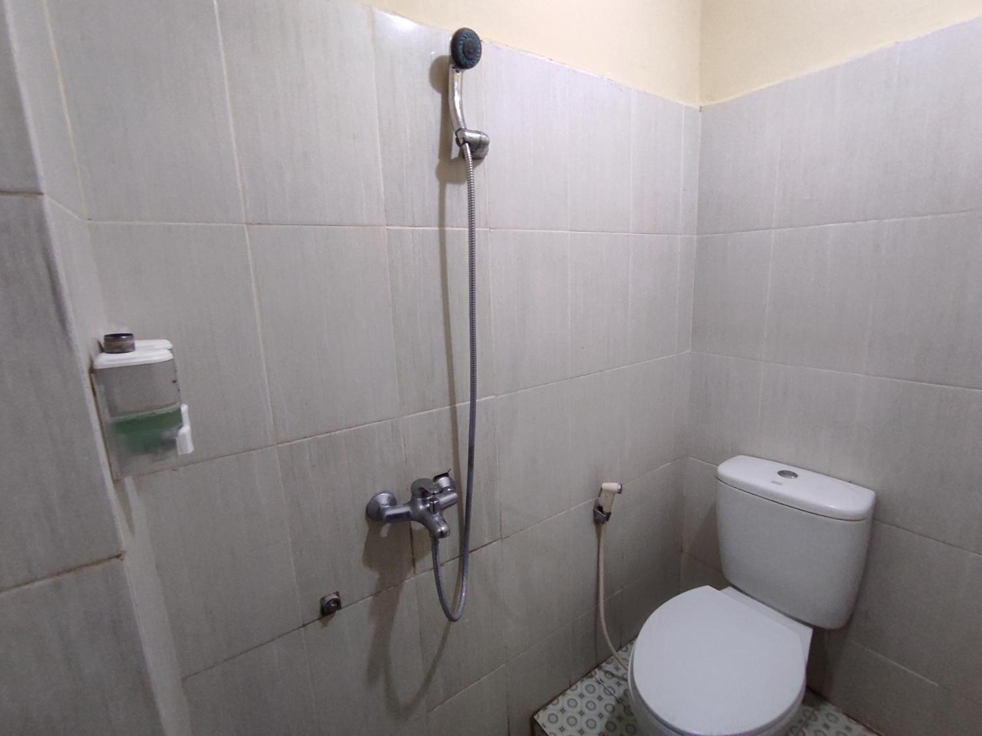Oyo 93411 Syariah Hotel Tomborang Karema Eksteriør billede