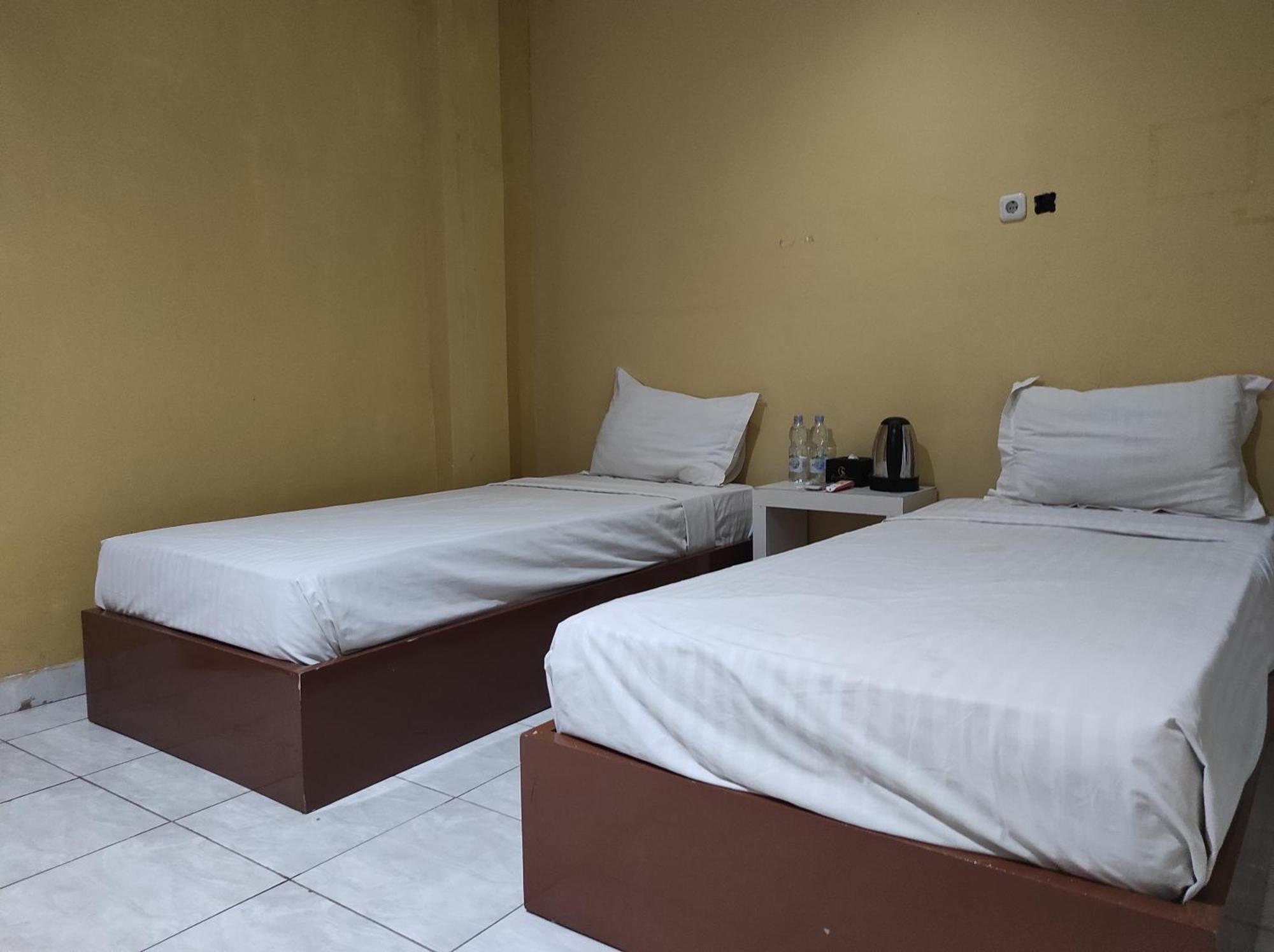 Oyo 93411 Syariah Hotel Tomborang Karema Eksteriør billede